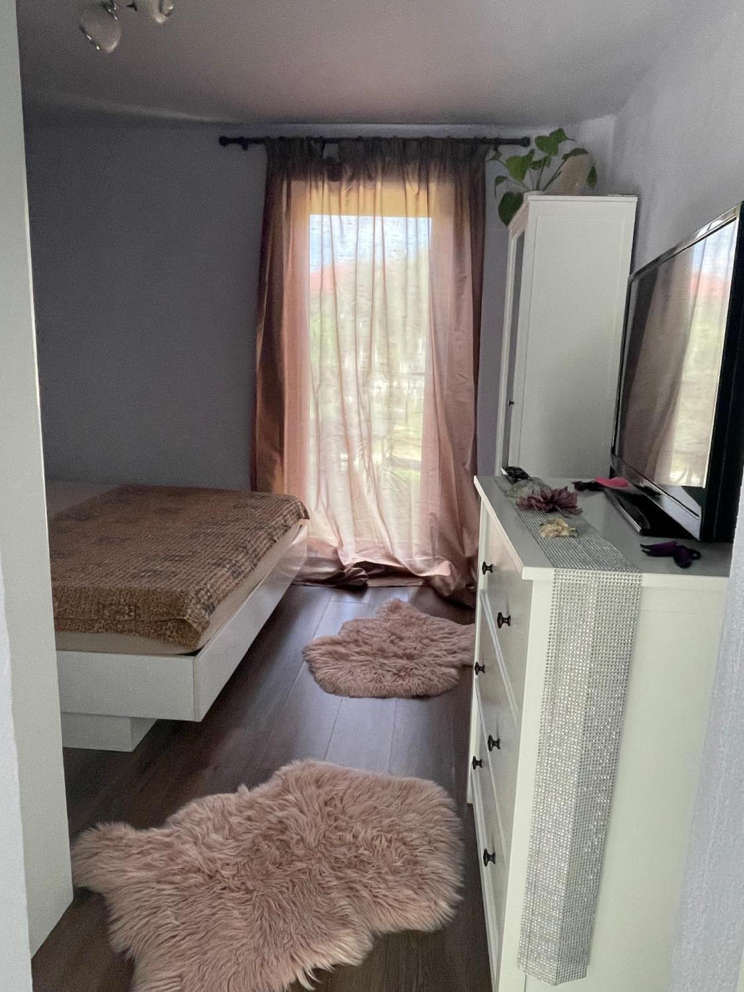 شقة Garsoniera La Casa تيميشورا المظهر الخارجي الصورة